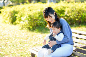 子供の指しゃぶりが歯並びに与える影響は？いつやめさせるべきか